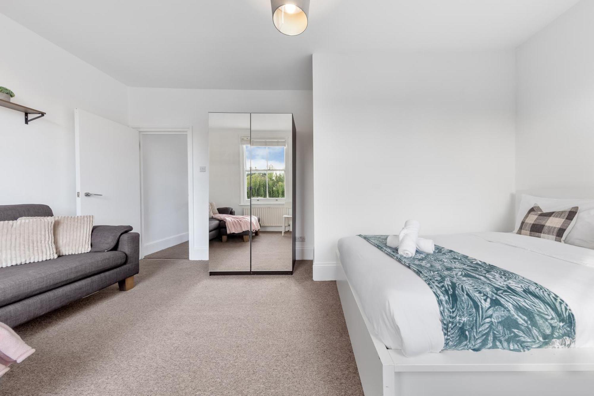 Luxury 4 Bedroom Flat With Stunning Shard View From Terrace In Central London! Next To Station, Sleeps 9 المظهر الخارجي الصورة