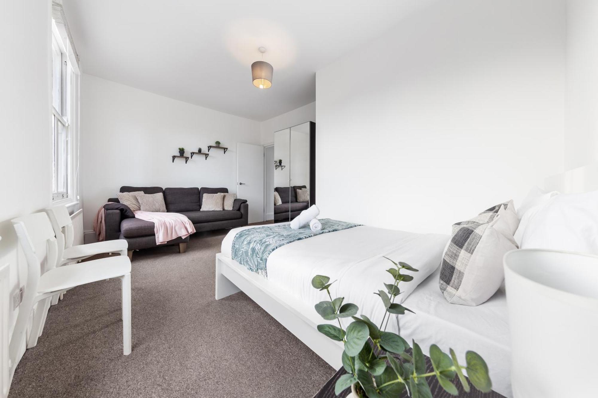 Luxury 4 Bedroom Flat With Stunning Shard View From Terrace In Central London! Next To Station, Sleeps 9 المظهر الخارجي الصورة