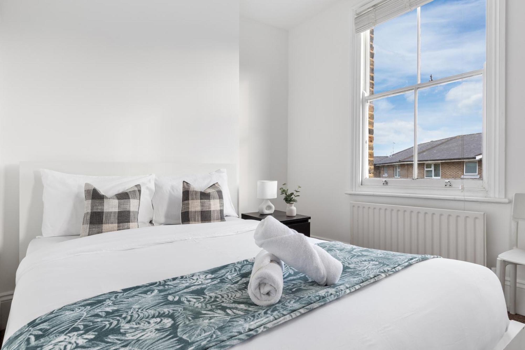 Luxury 4 Bedroom Flat With Stunning Shard View From Terrace In Central London! Next To Station, Sleeps 9 المظهر الخارجي الصورة