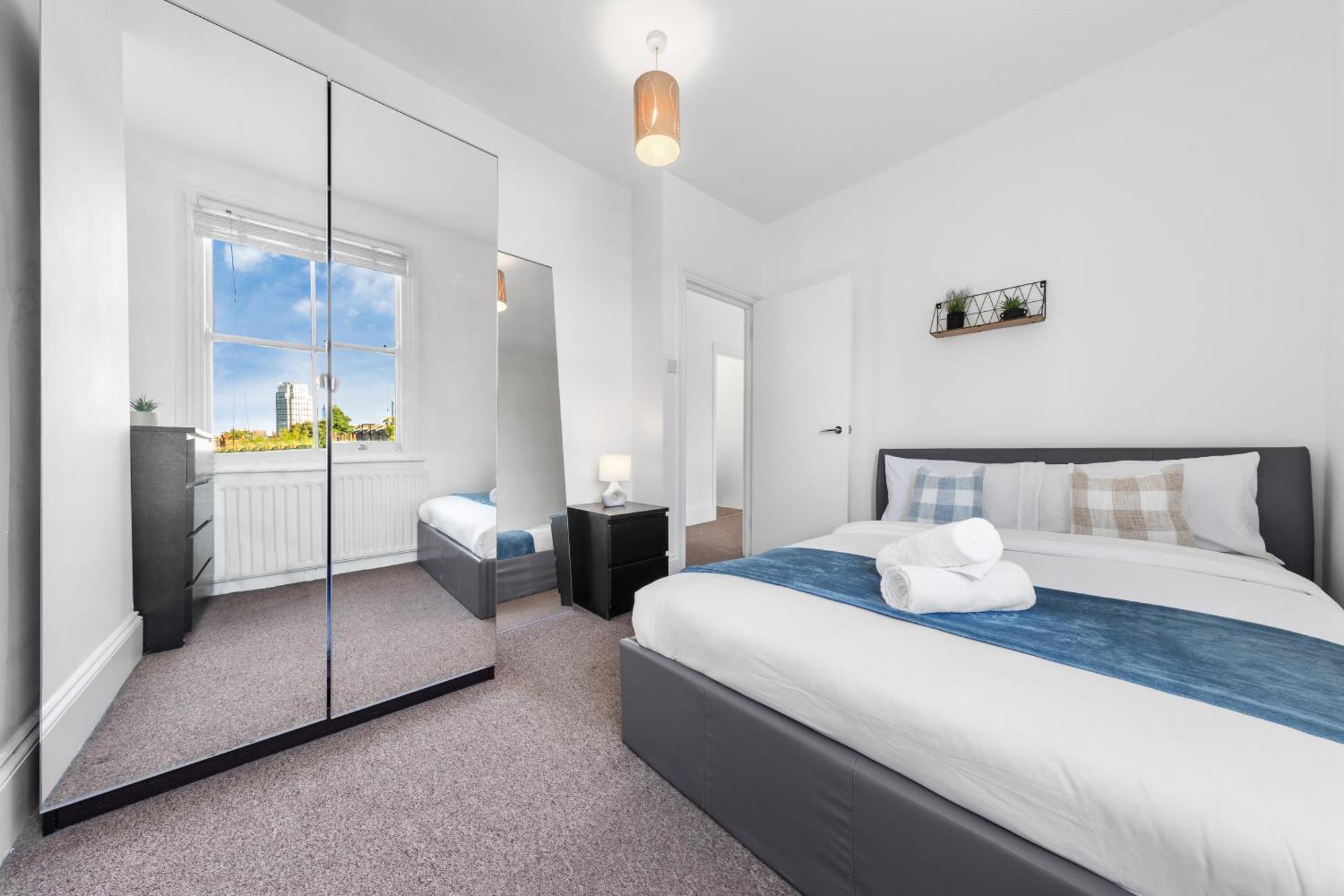 Luxury 4 Bedroom Flat With Stunning Shard View From Terrace In Central London! Next To Station, Sleeps 9 المظهر الخارجي الصورة