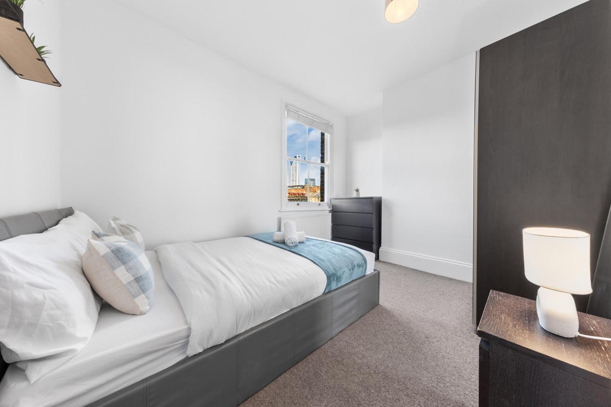 Luxury 4 Bedroom Flat With Stunning Shard View From Terrace In Central London! Next To Station, Sleeps 9 المظهر الخارجي الصورة
