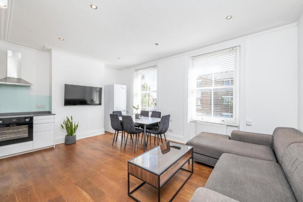 Luxury 4 Bedroom Flat With Stunning Shard View From Terrace In Central London! Next To Station, Sleeps 9 الغرفة الصورة