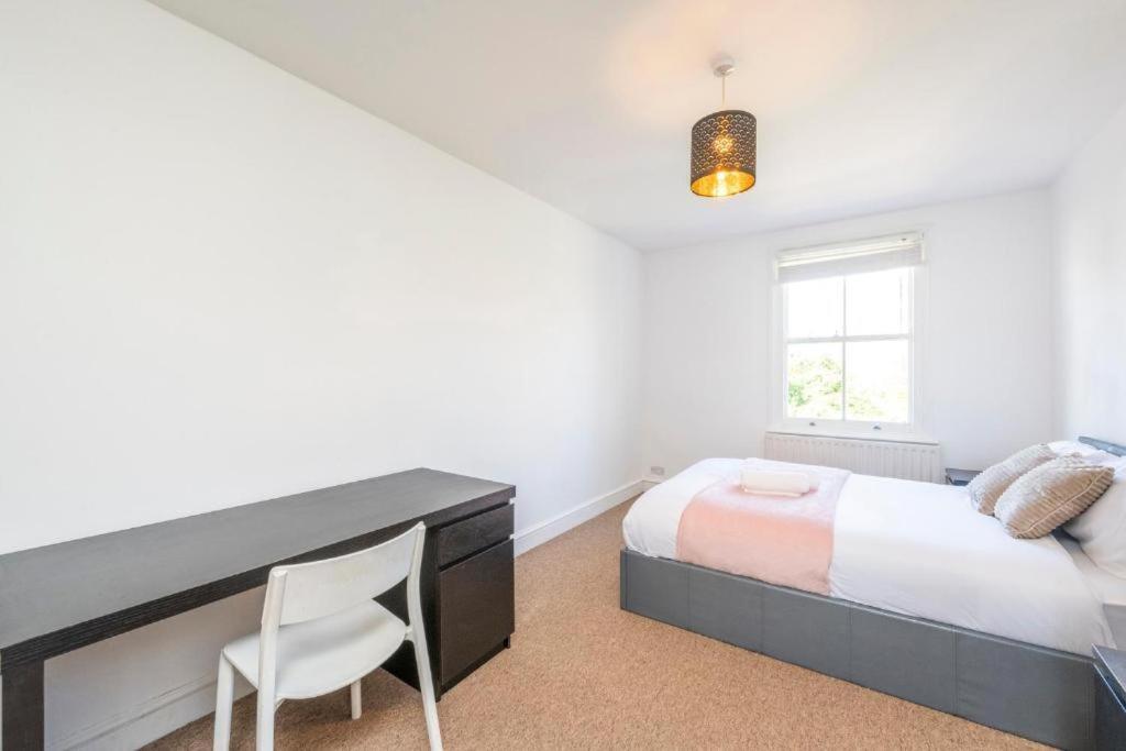 Luxury 4 Bedroom Flat With Stunning Shard View From Terrace In Central London! Next To Station, Sleeps 9 الغرفة الصورة