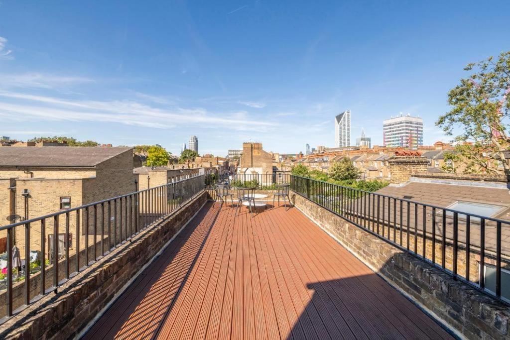 Luxury 4 Bedroom Flat With Stunning Shard View From Terrace In Central London! Next To Station, Sleeps 9 الغرفة الصورة