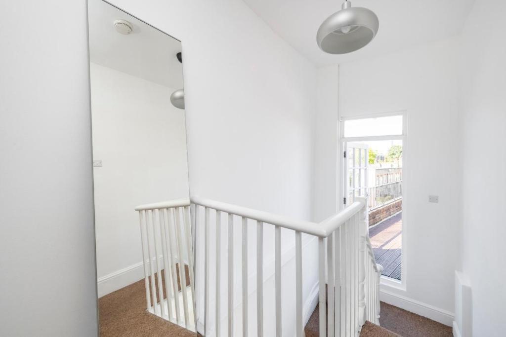 Luxury 4 Bedroom Flat With Stunning Shard View From Terrace In Central London! Next To Station, Sleeps 9 الغرفة الصورة